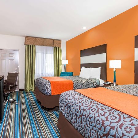 Days Inn & Suites By Wyndham Katy Bagian luar foto