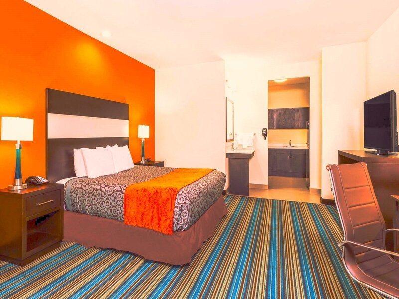 Days Inn & Suites By Wyndham Katy Bagian luar foto