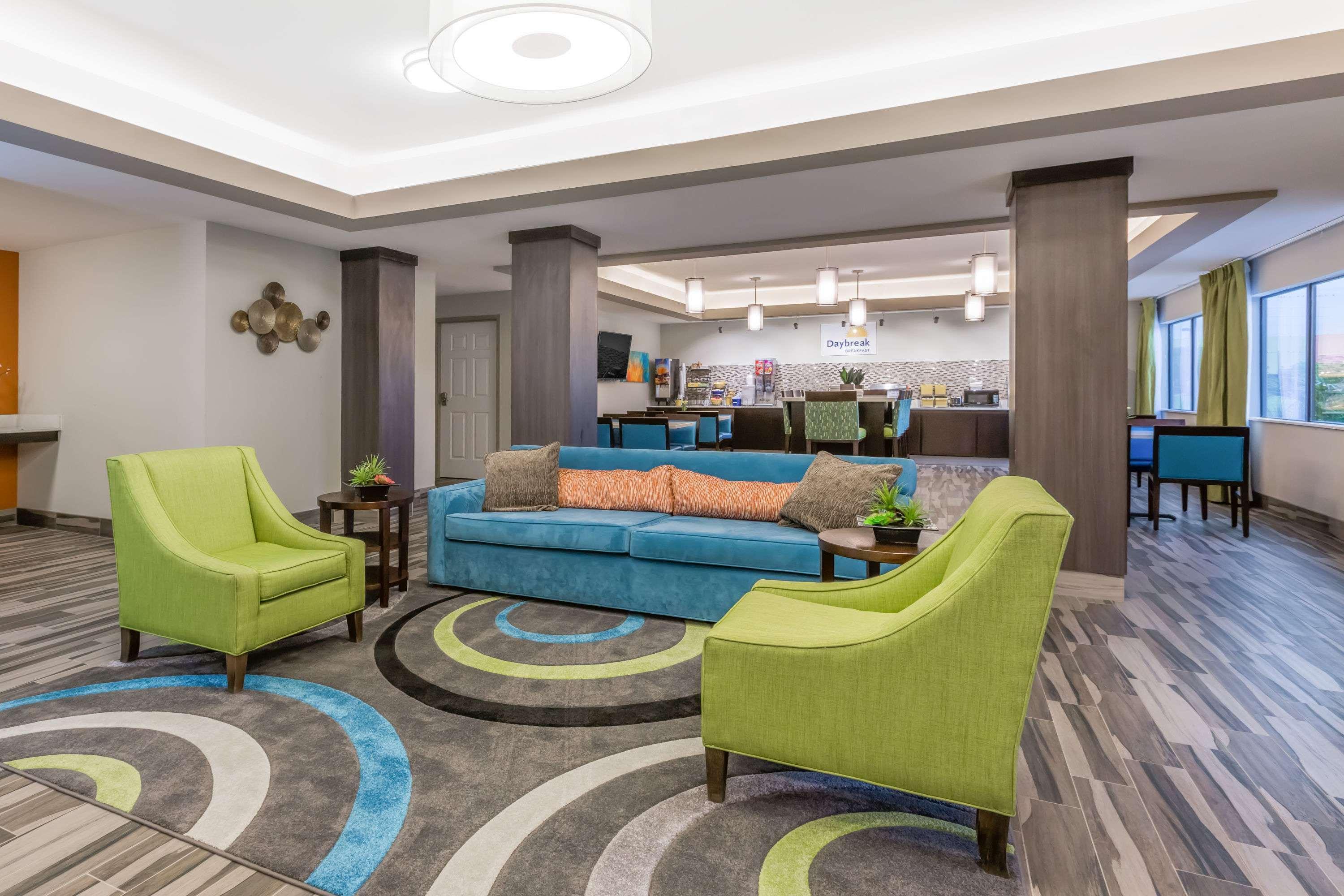 Days Inn & Suites By Wyndham Katy Bagian luar foto